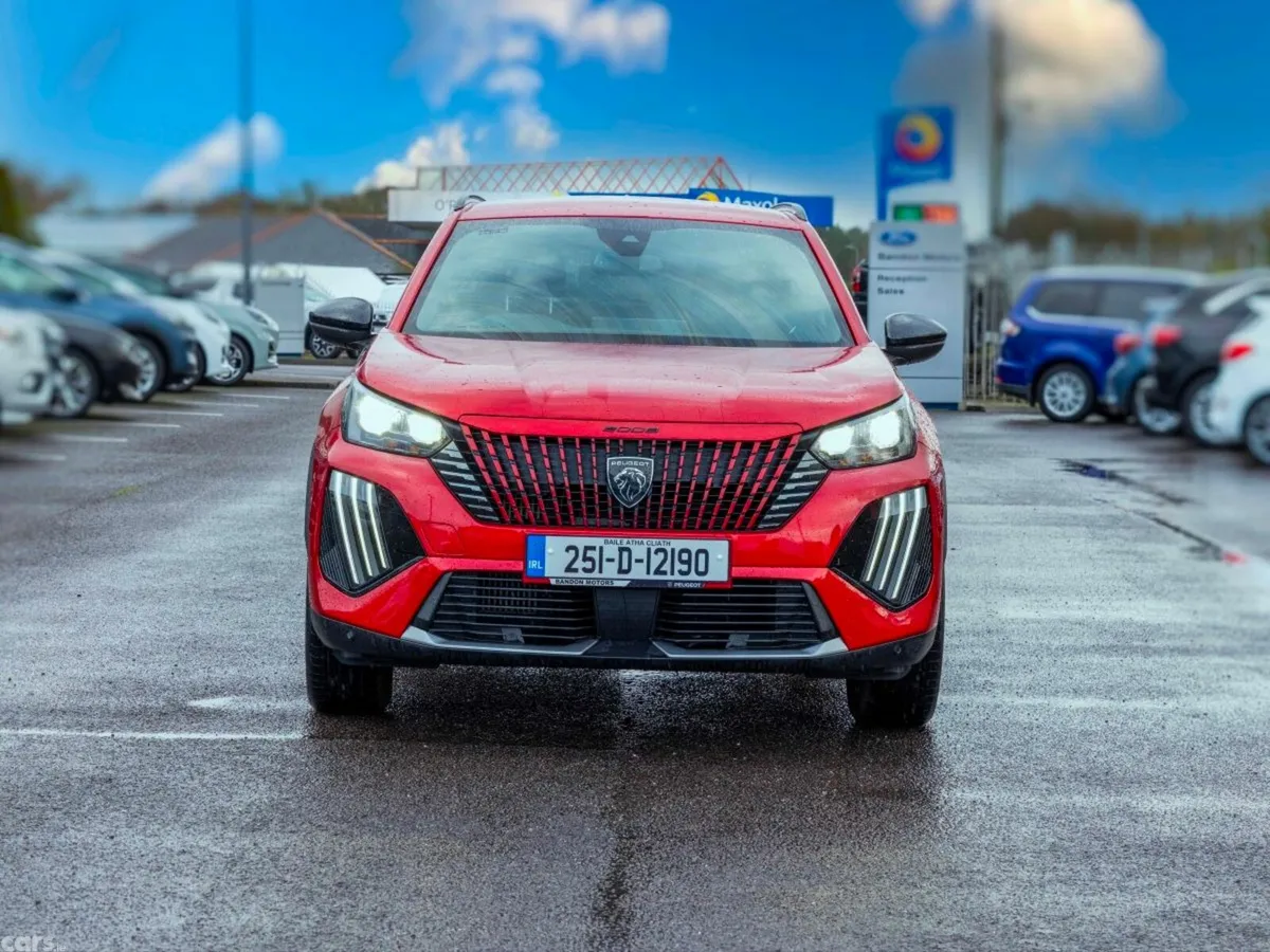 Peugeot 2008 MPV, Petrol, 2025, Red