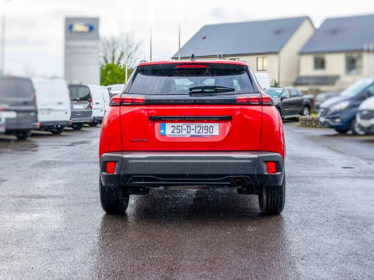 Peugeot 2008 MPV, Petrol, 2025, Red