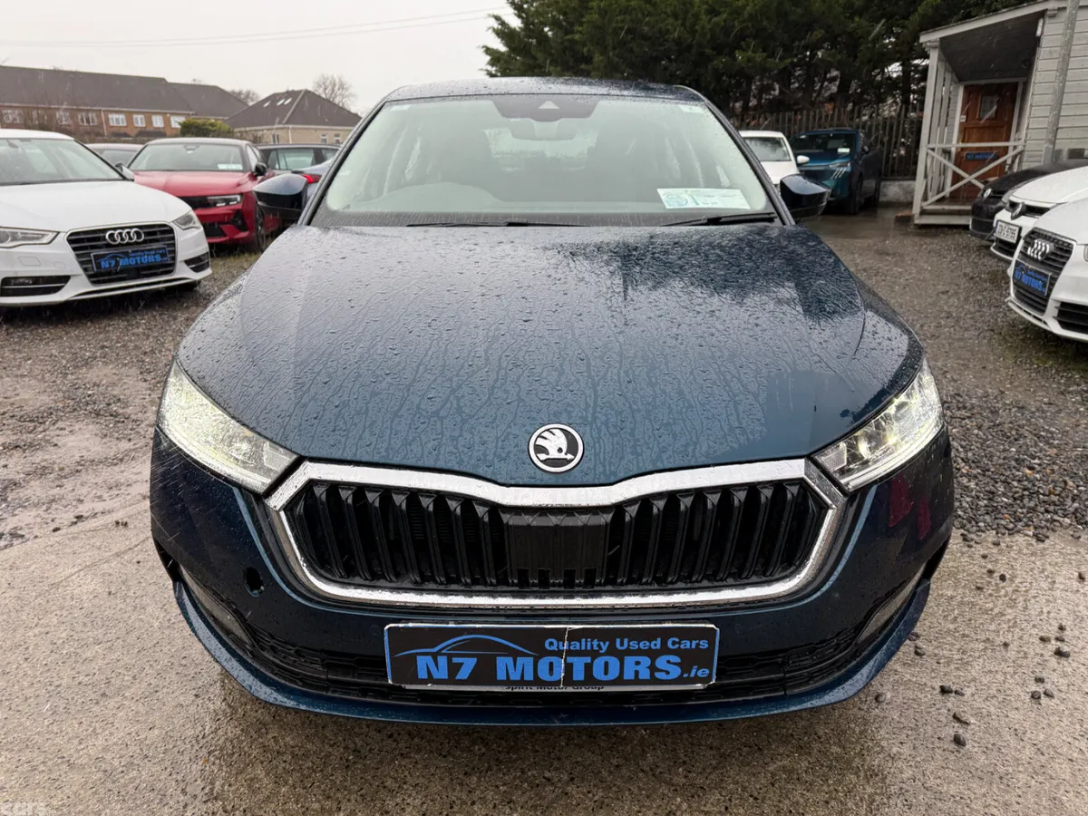 Skoda Octavia Saloon, Petrol Hybrid, 2024, Blue