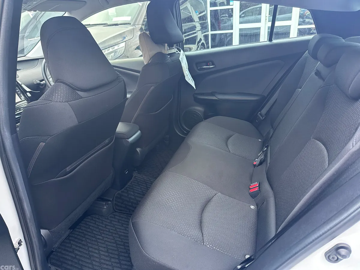 Toyota Prius Hatchback, Petrol Hybrid, 2021, White