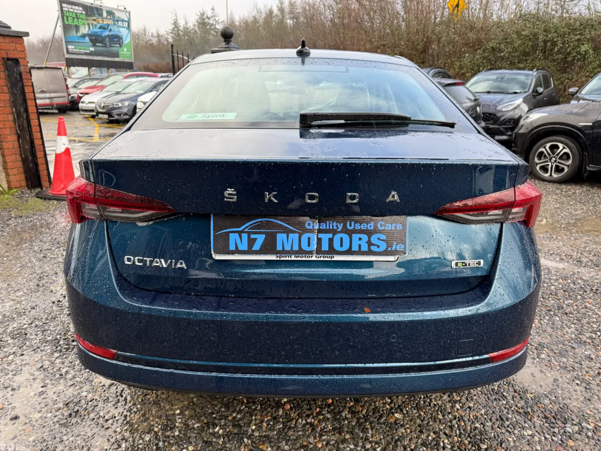 Skoda Octavia Saloon, Petrol Hybrid, 2024, Blue