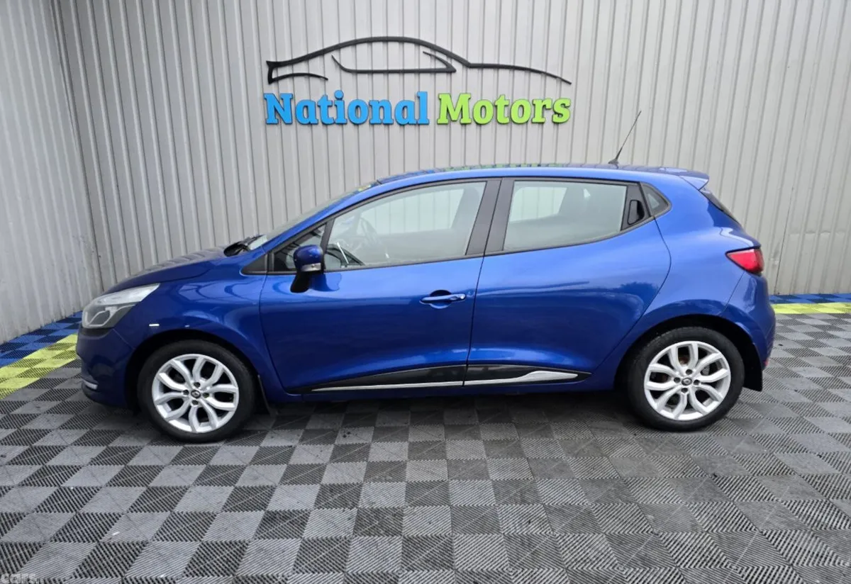 Renault Clio Hatchback, Diesel, 2019, Blue