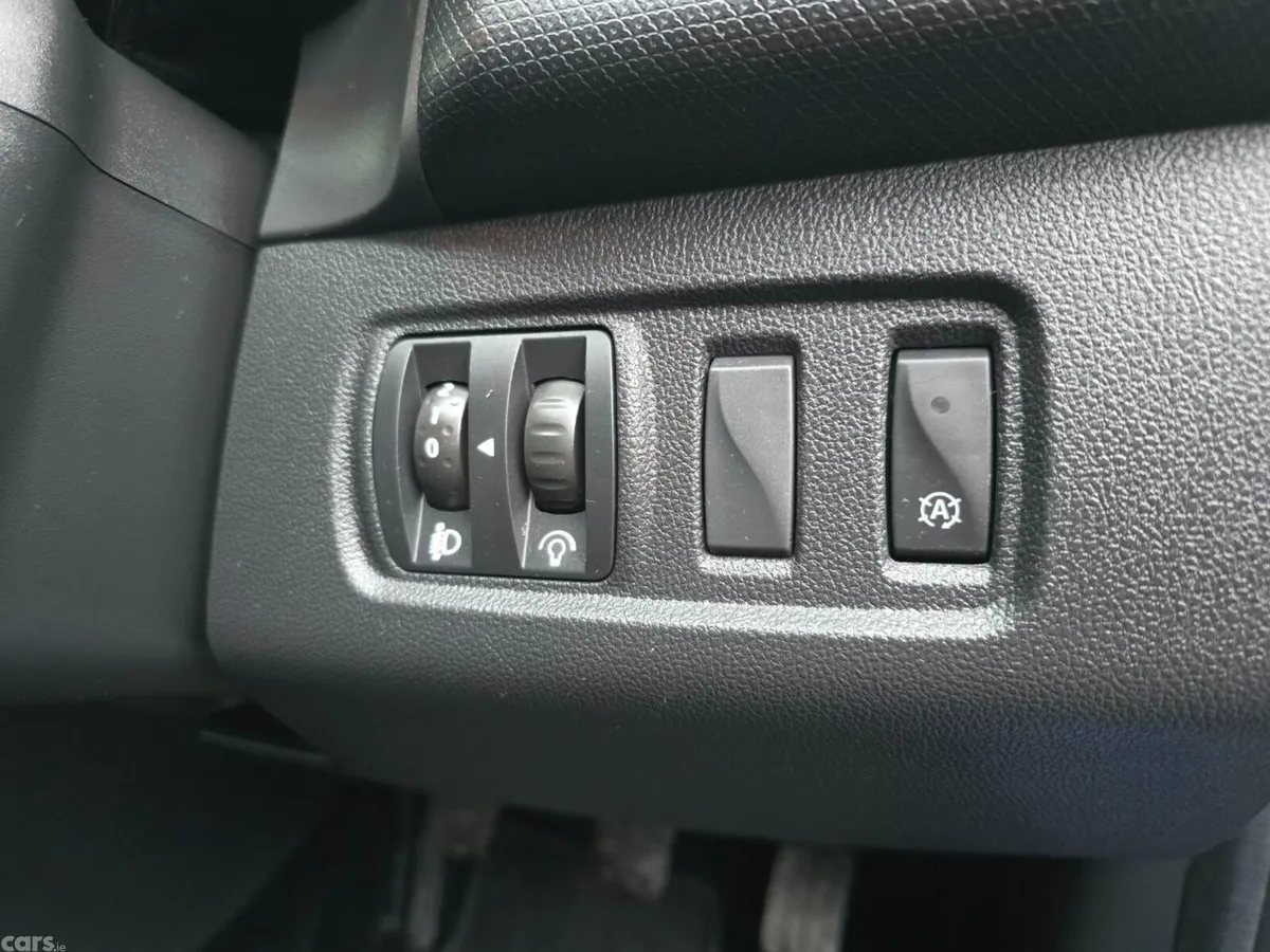 Renault Clio Hatchback, Diesel, 2019, Blue