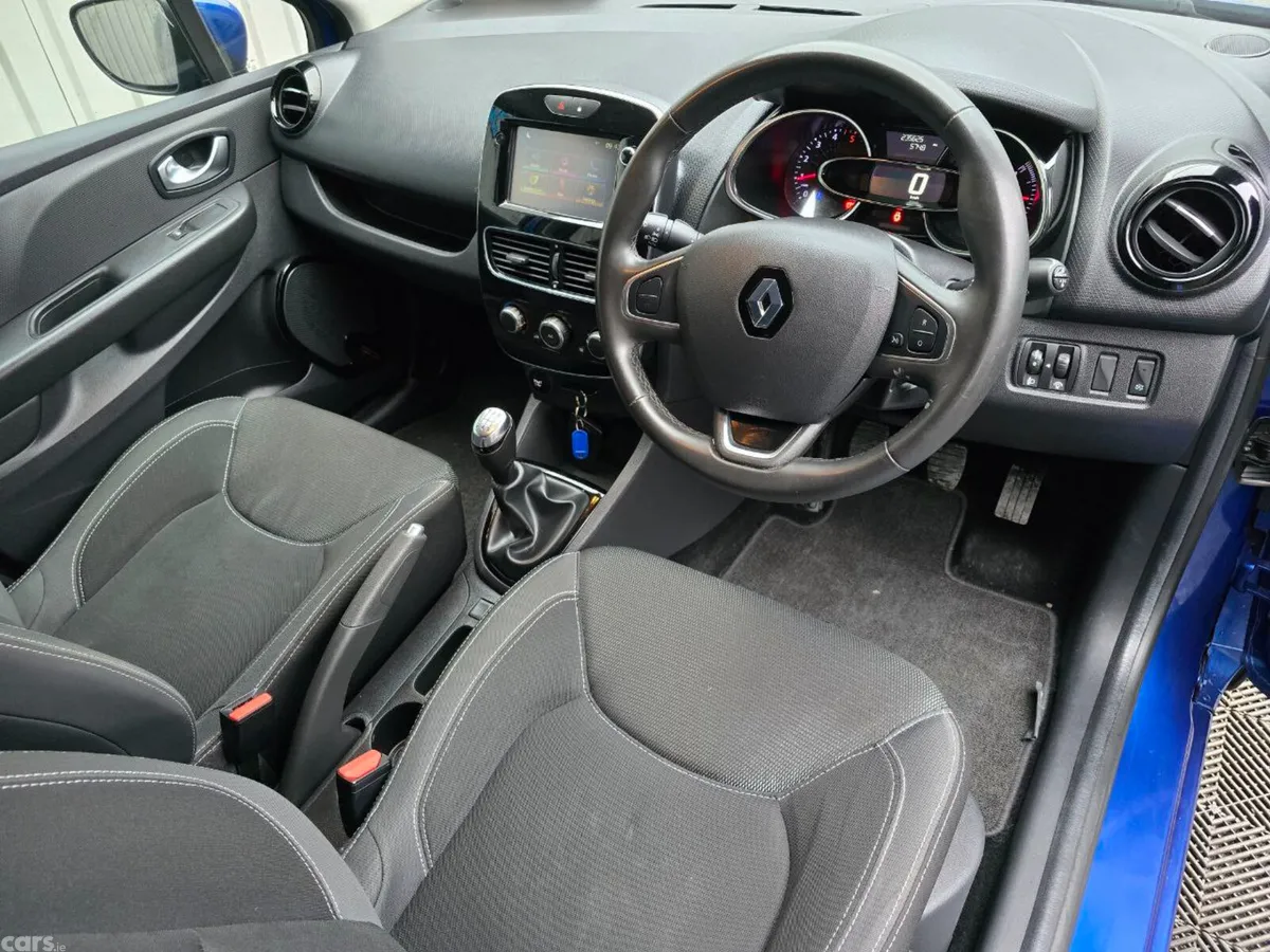 Renault Clio Hatchback, Diesel, 2019, Blue