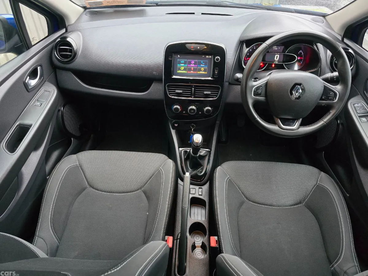 Renault Clio Hatchback, Diesel, 2019, Blue