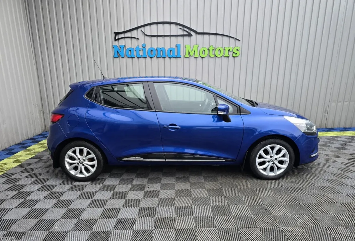 Renault Clio Hatchback, Diesel, 2019, Blue