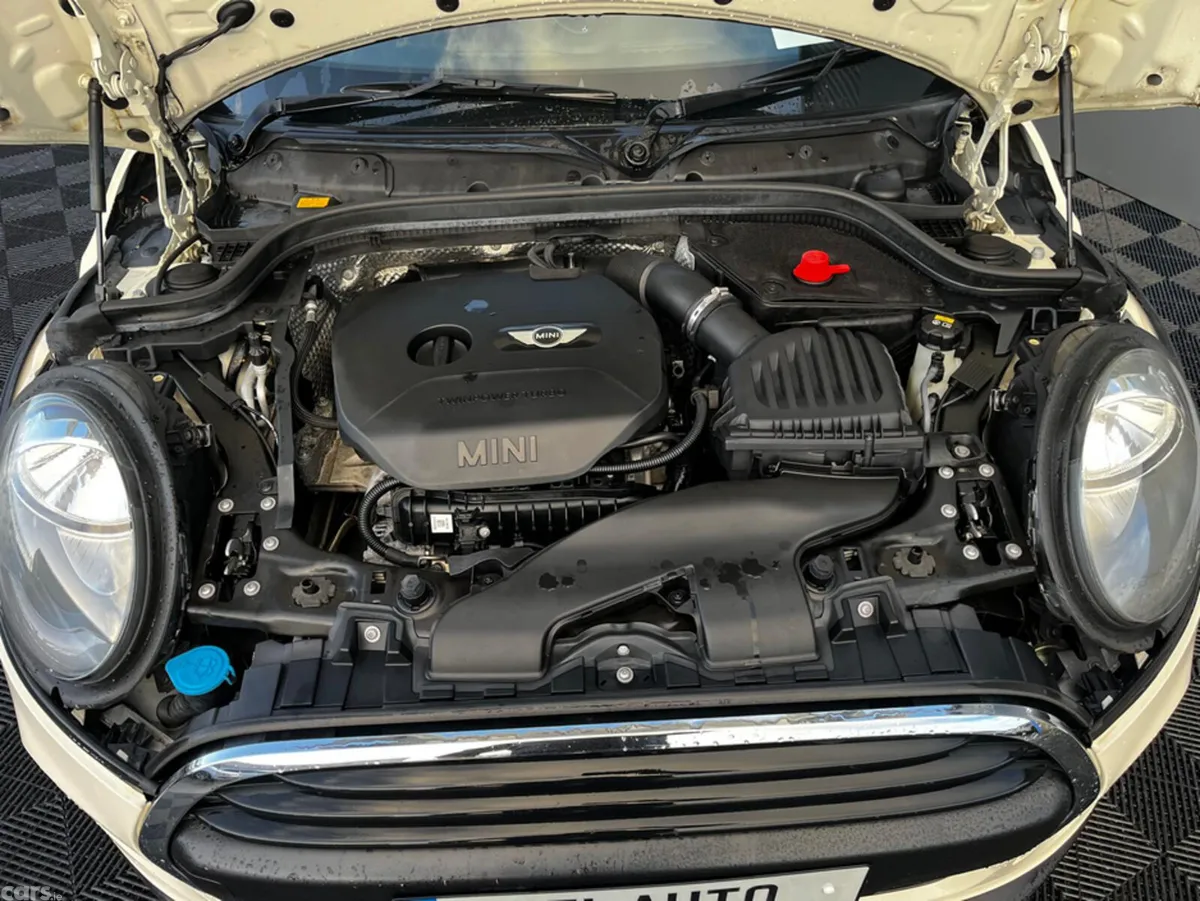 Mini Cooper Hatchback, Petrol, 2015, White