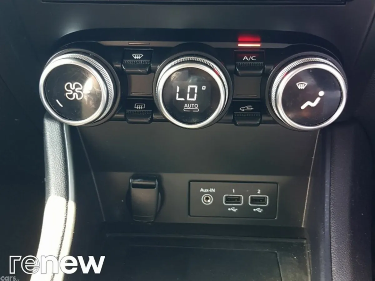Renault Captur Hatchback, Petrol, 2021, Grey