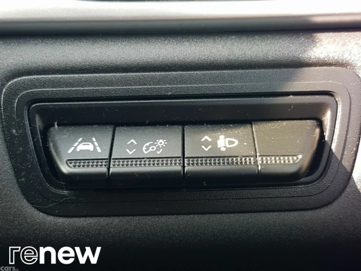 Renault Captur Hatchback, Petrol, 2021, Grey
