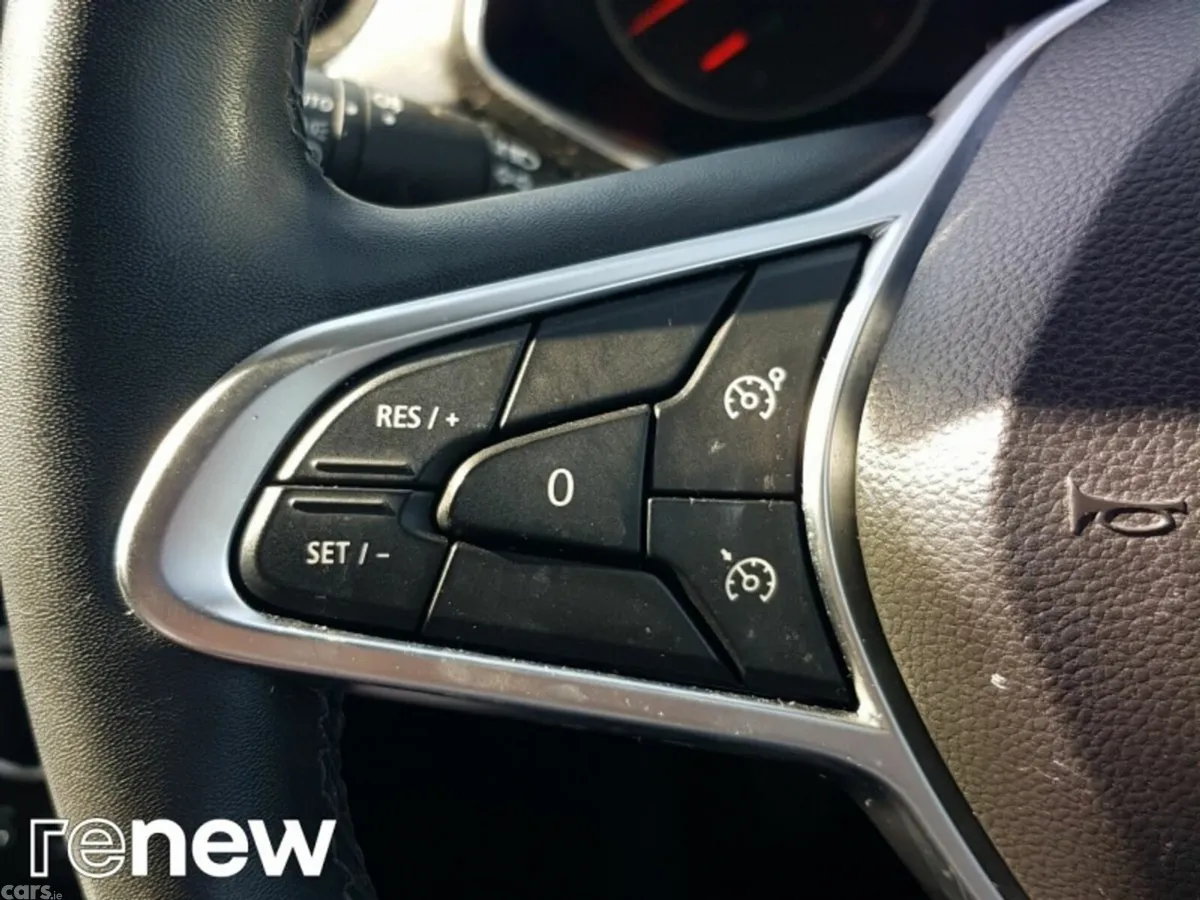 Renault Captur Hatchback, Petrol, 2021, Grey
