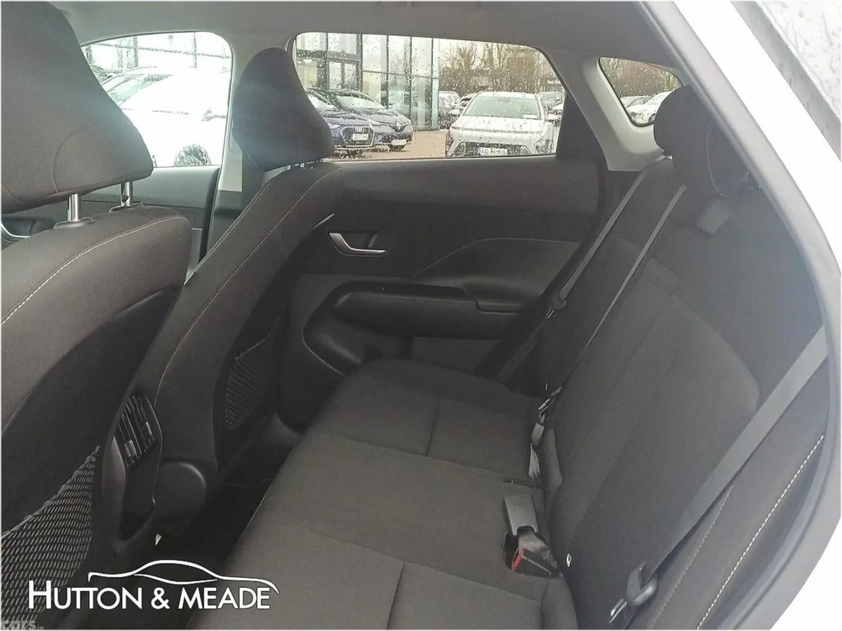 Hyundai KONA SUV, Petrol, 2023, White