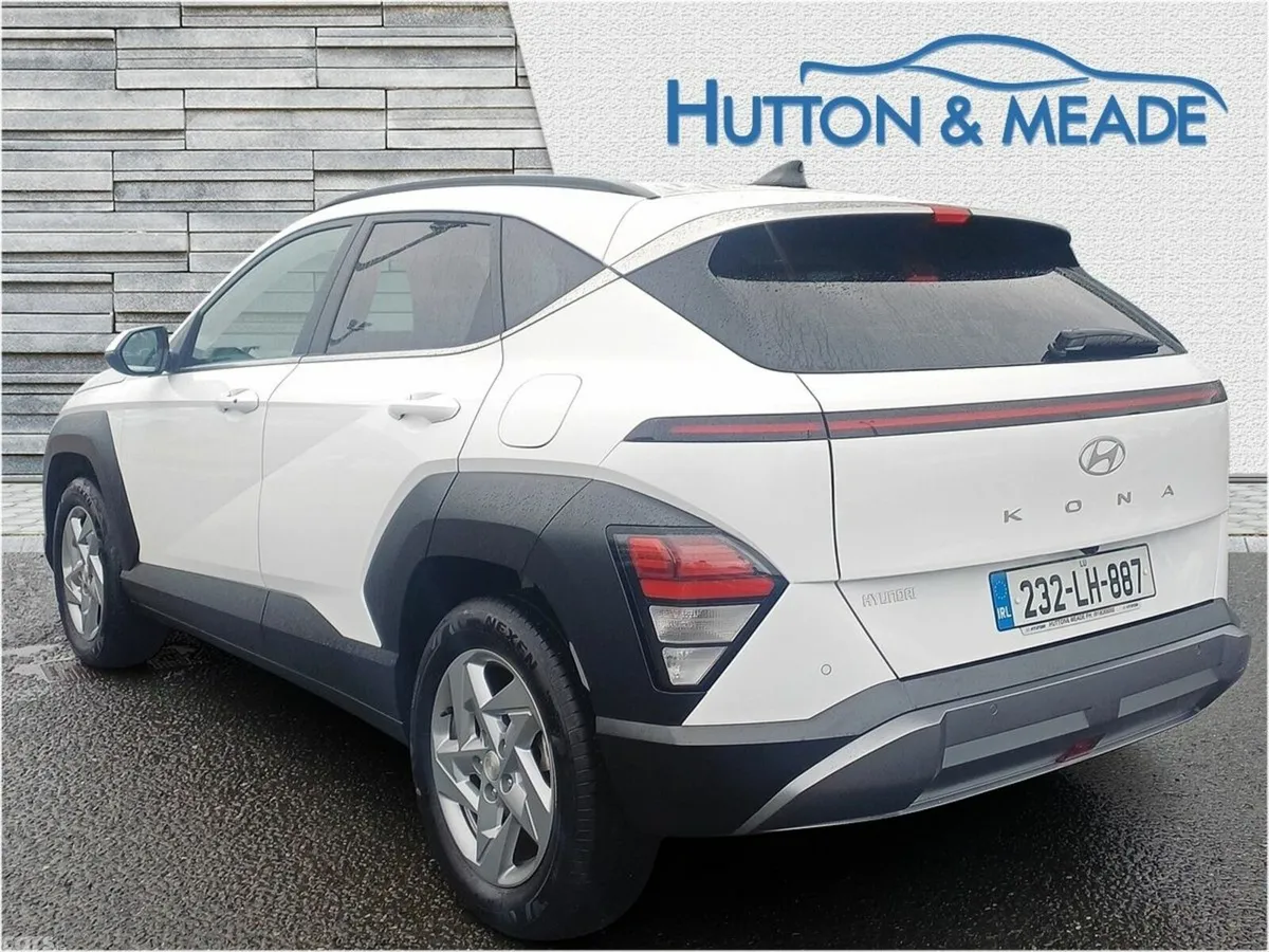 Hyundai KONA SUV, Petrol, 2023, White