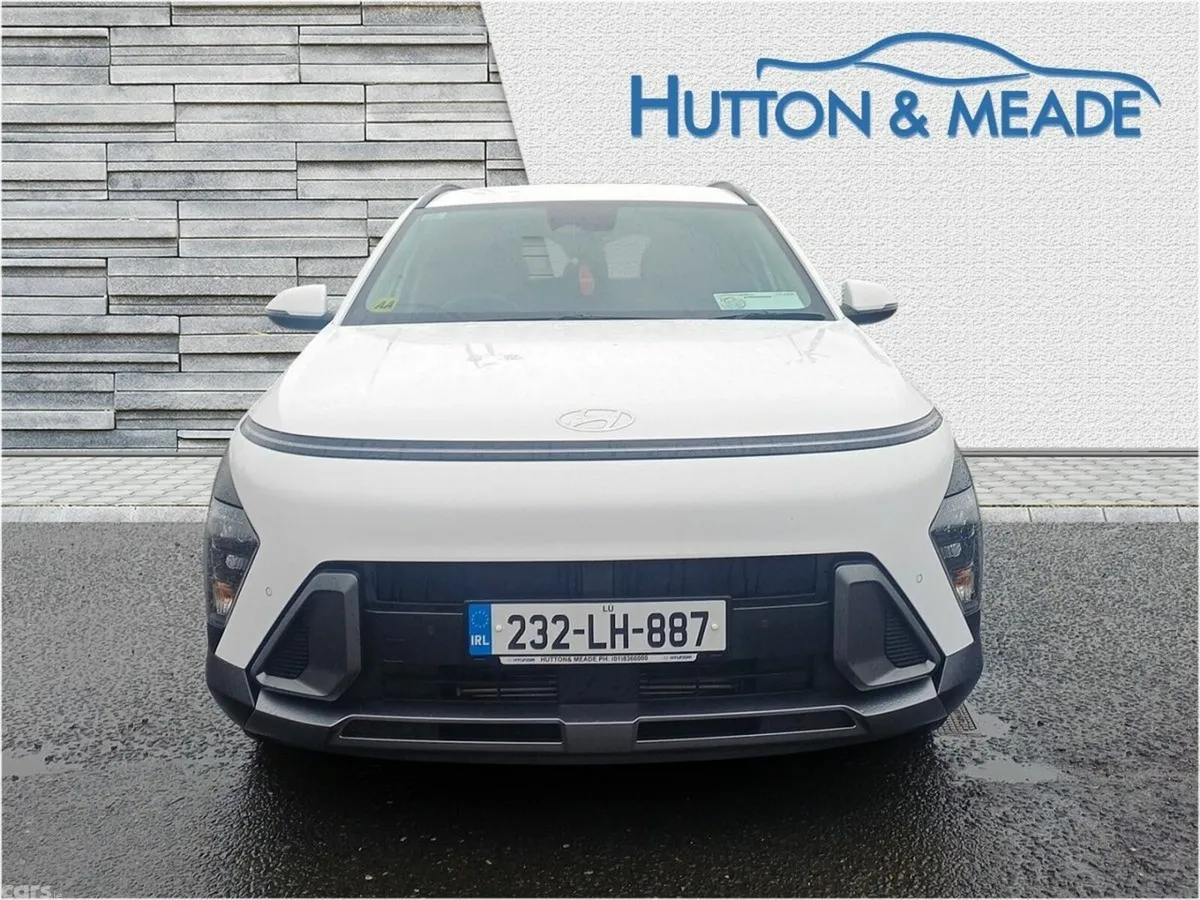 Hyundai KONA SUV, Petrol, 2023, White