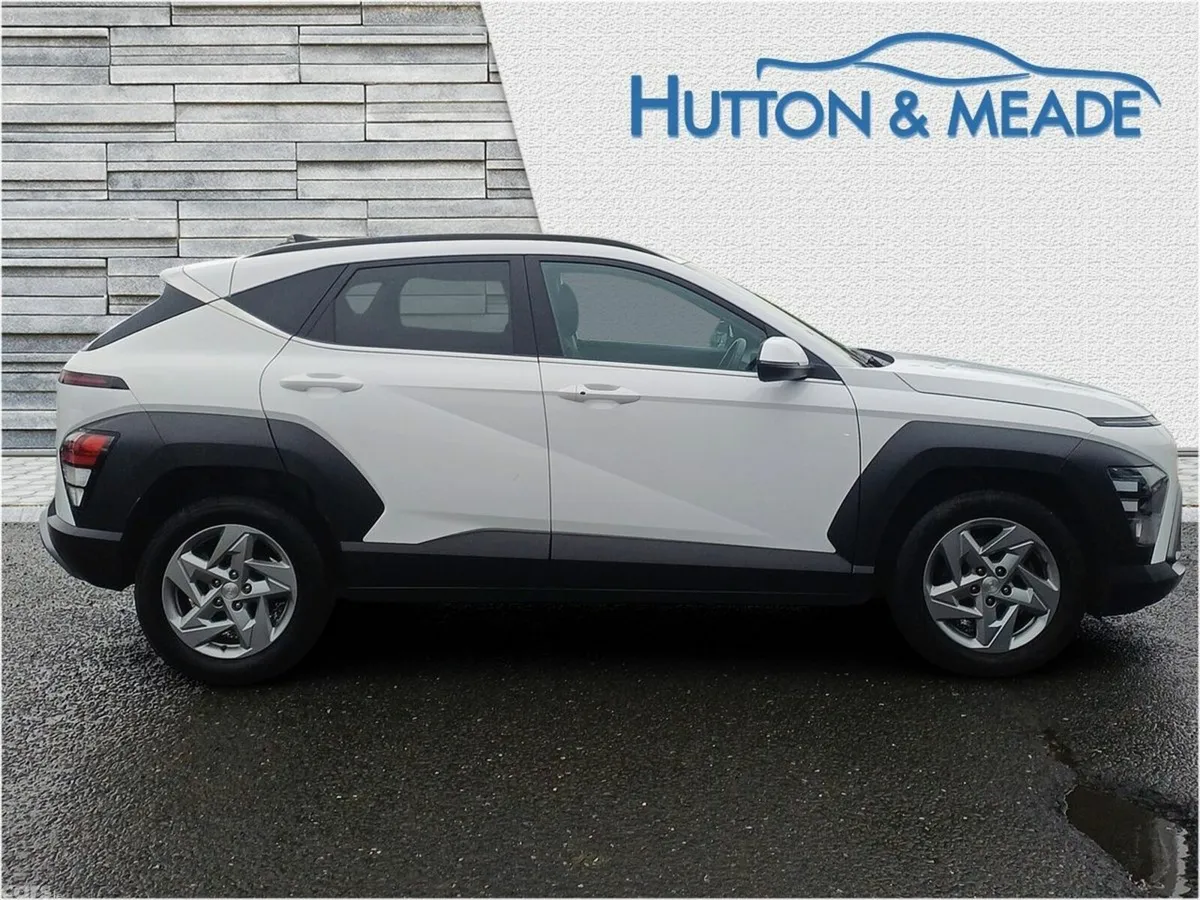 Hyundai KONA SUV, Petrol, 2024, White