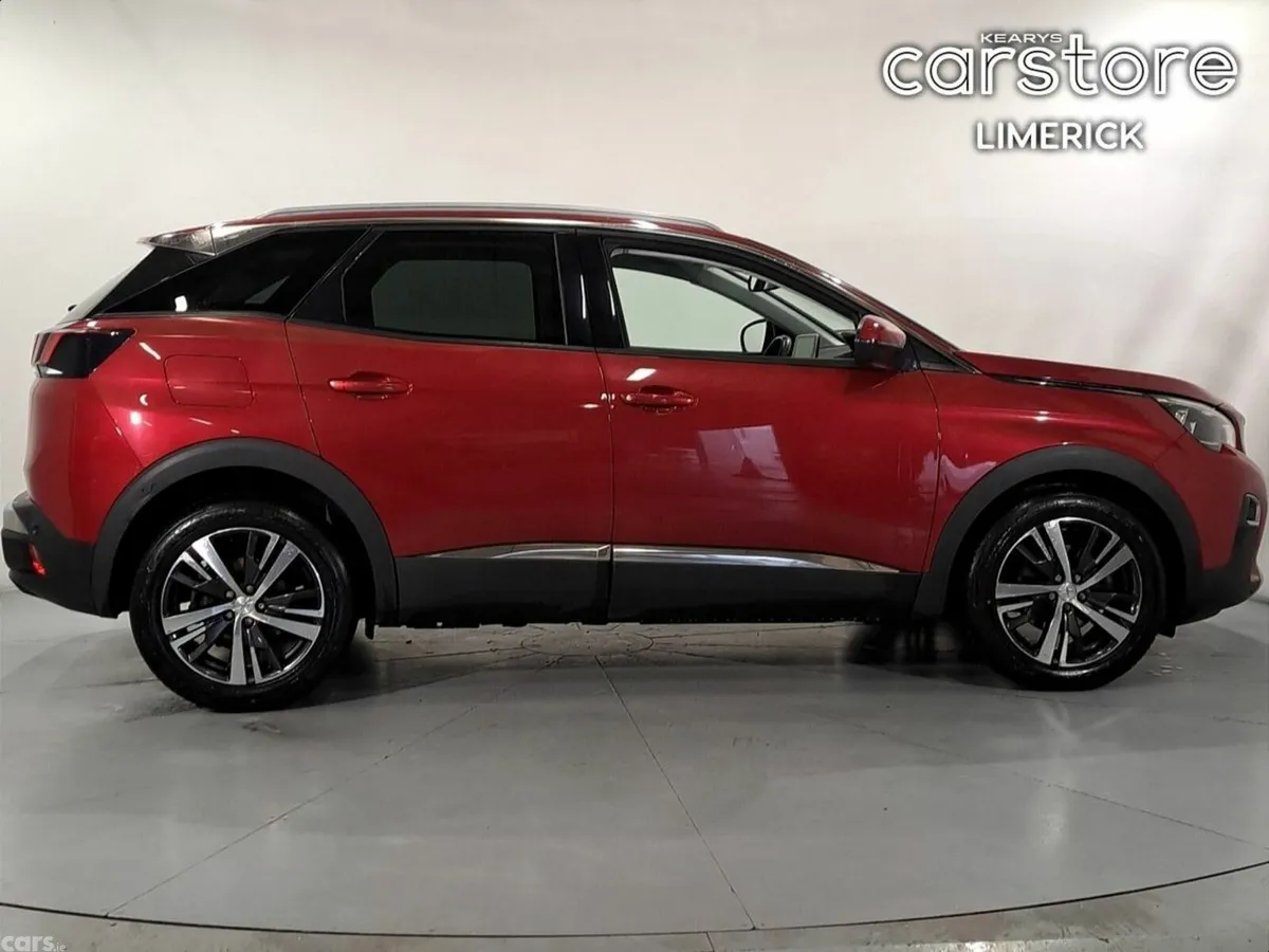 Peugeot 3008 MPV, Petrol, 2019, Red