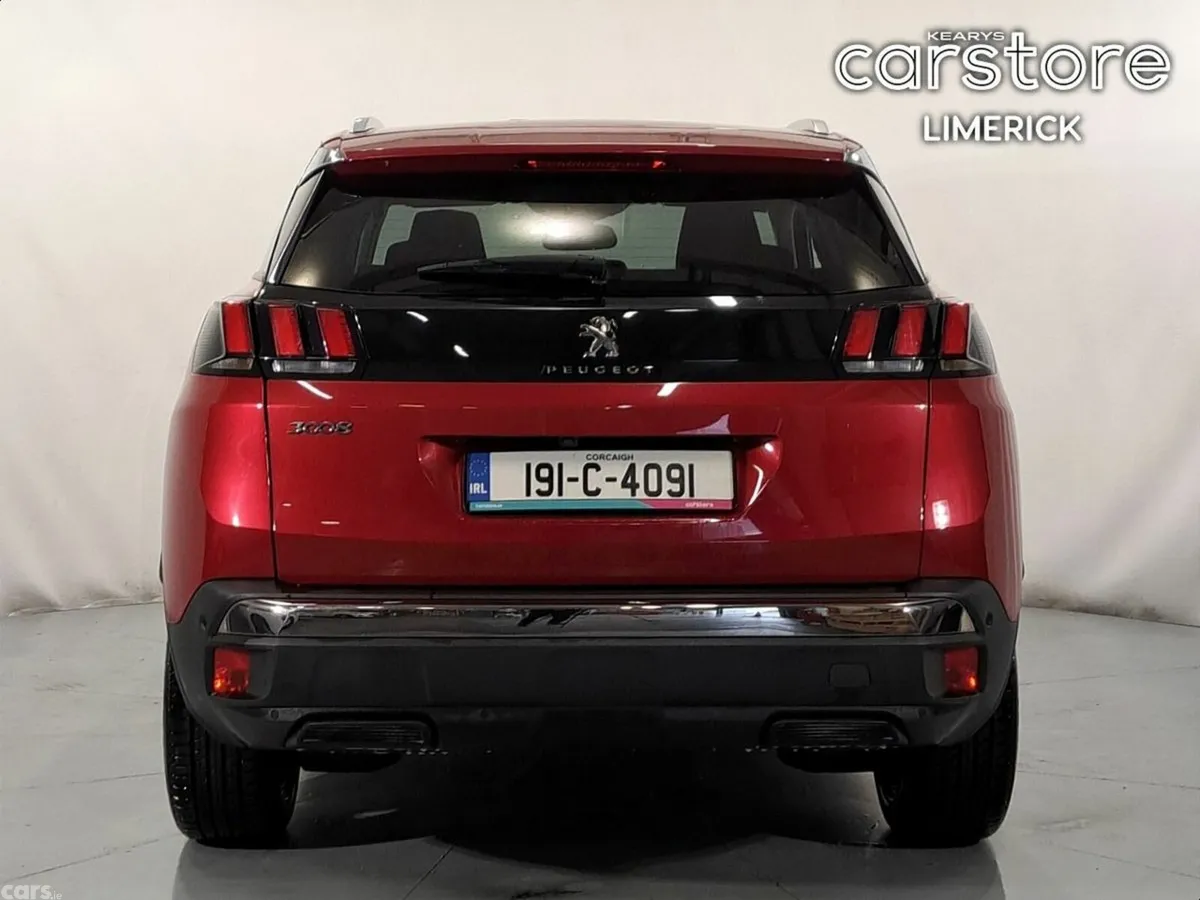 Peugeot 3008 MPV, Petrol, 2019, Red