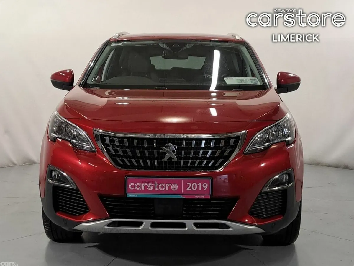 Peugeot 3008 MPV, Petrol, 2019, Red
