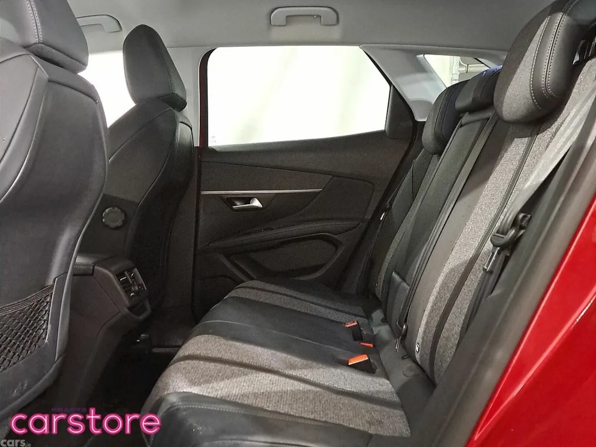 Peugeot 3008 MPV, Petrol, 2019, Red