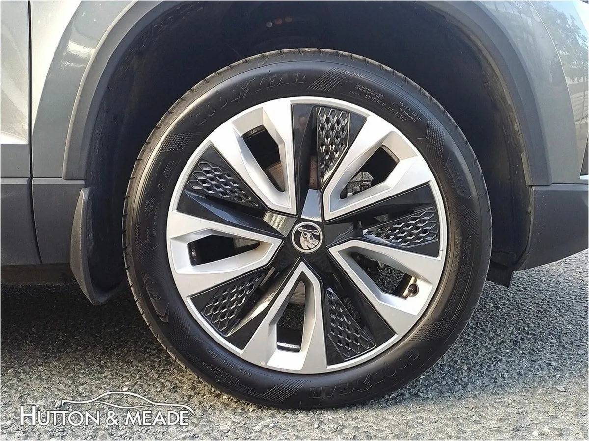 Skoda Karoq SUV, Petrol, 2025, Grey