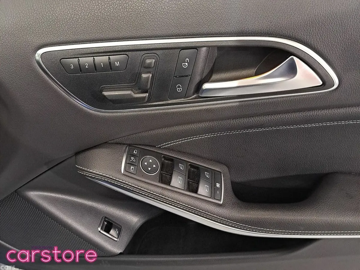 Mercedes-Benz GLA Hatchback, Petrol, 2016, Blue