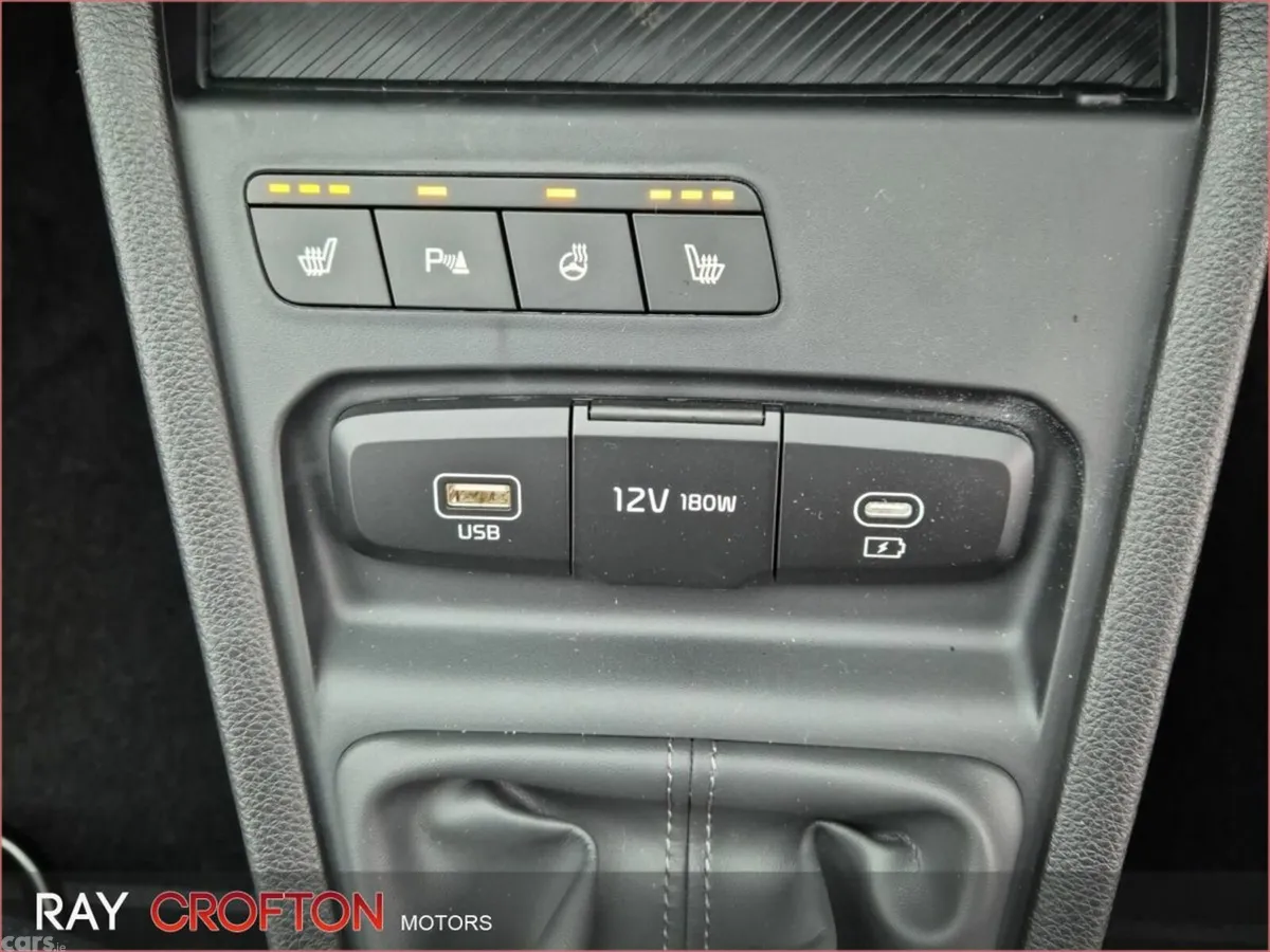 Kia Stonic MPV, Petrol, 2026, Red