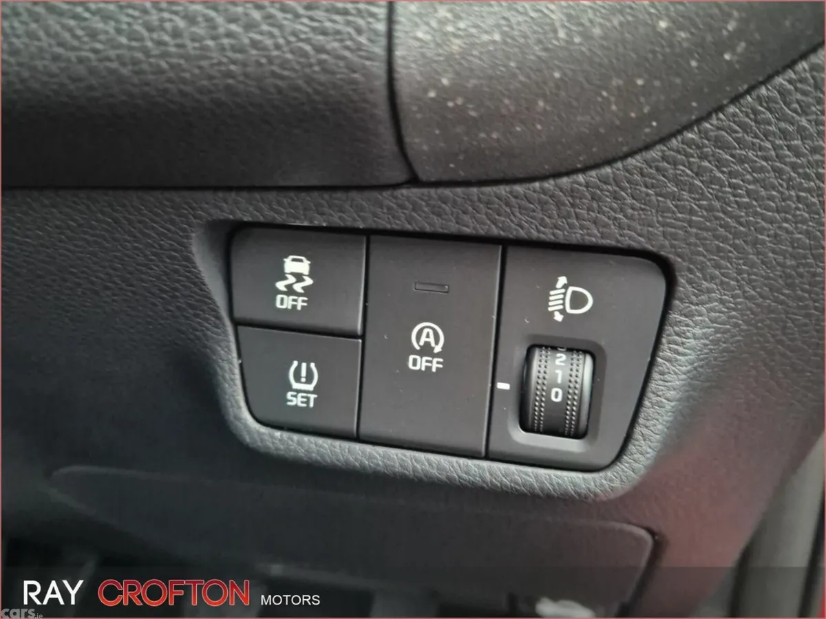 Kia Stonic MPV, Petrol, 2026, Red
