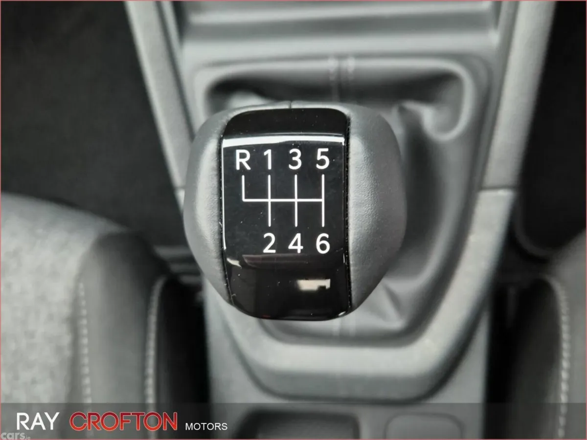 Kia Stonic MPV, Petrol, 2026, Red
