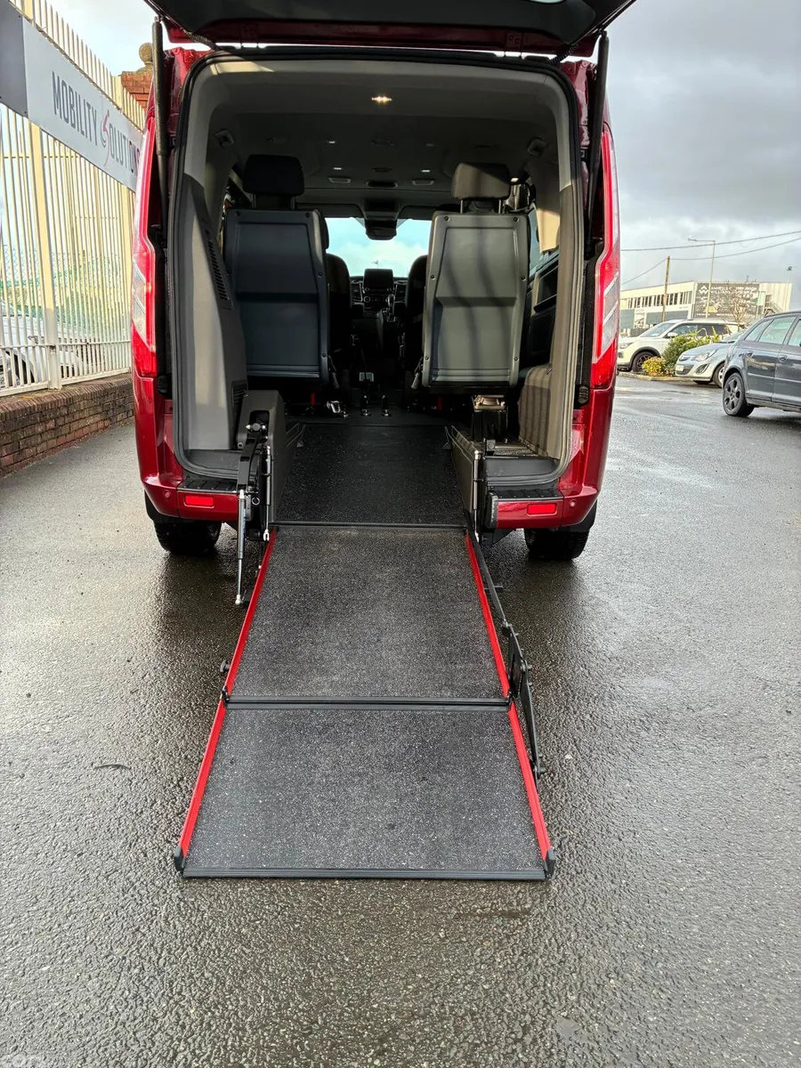 Ford Tourneo Custom MPV, Diesel, 2023, Red