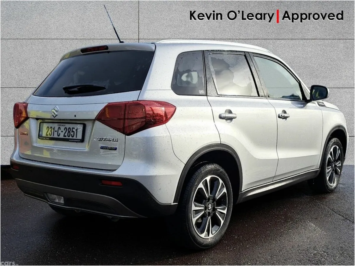 Suzuki Vitara SUV, Petrol Hybrid, 2023, Silver