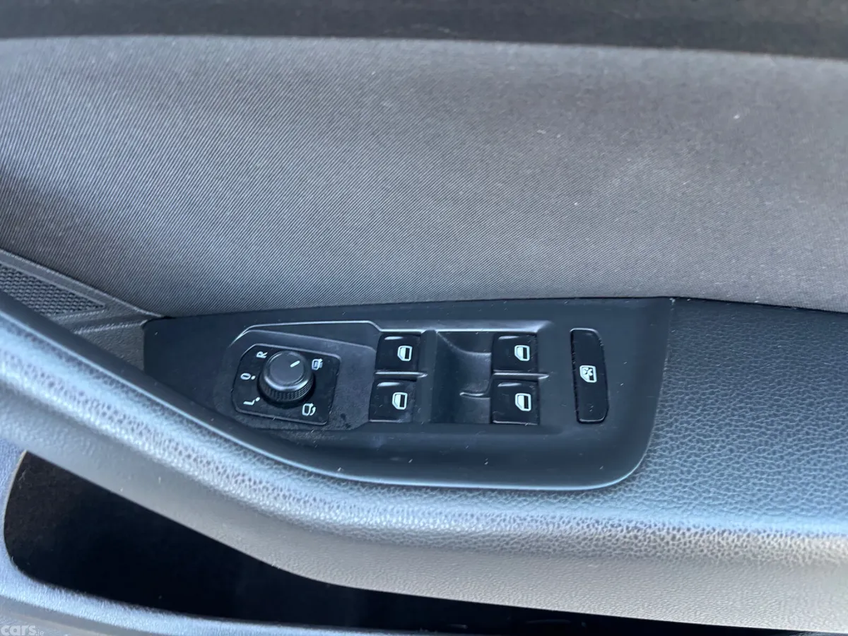Volkswagen Passat Estate, Petrol, 2015, Grey