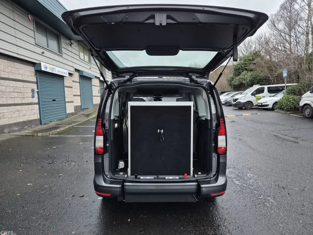 Volkswagen Caddy MPV, Petrol Plug-in Hybrid, 2026, Grey