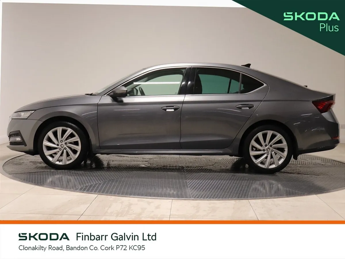 Skoda Octavia Saloon, Diesel, 2021, Grey