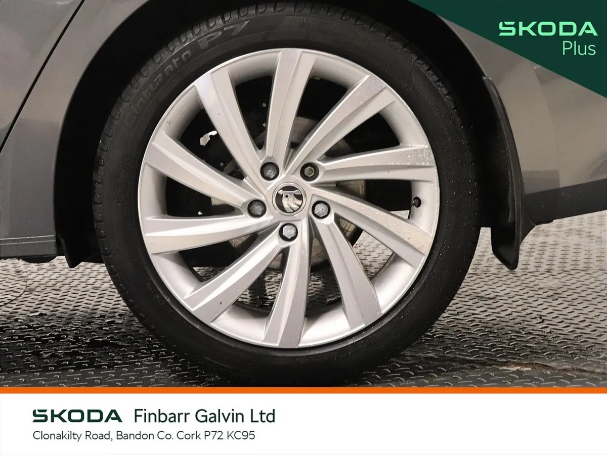 Skoda Octavia Saloon, Diesel, 2021, Grey