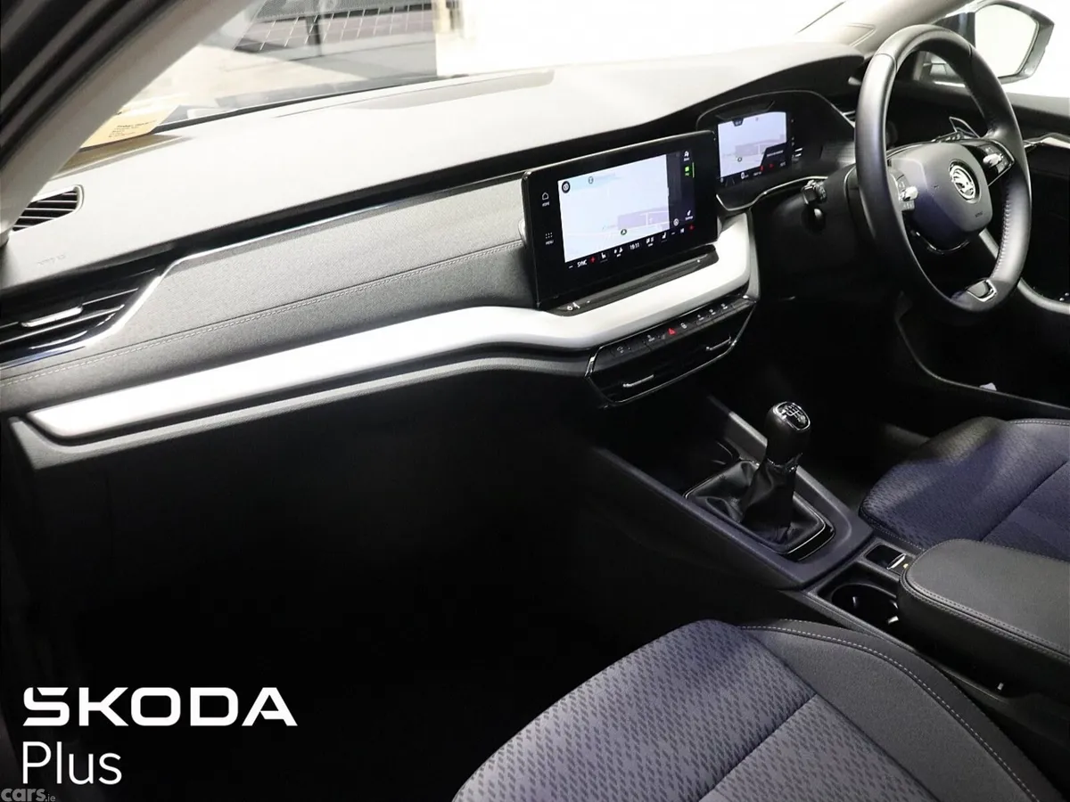 Skoda Octavia Saloon, Diesel, 2021, Grey