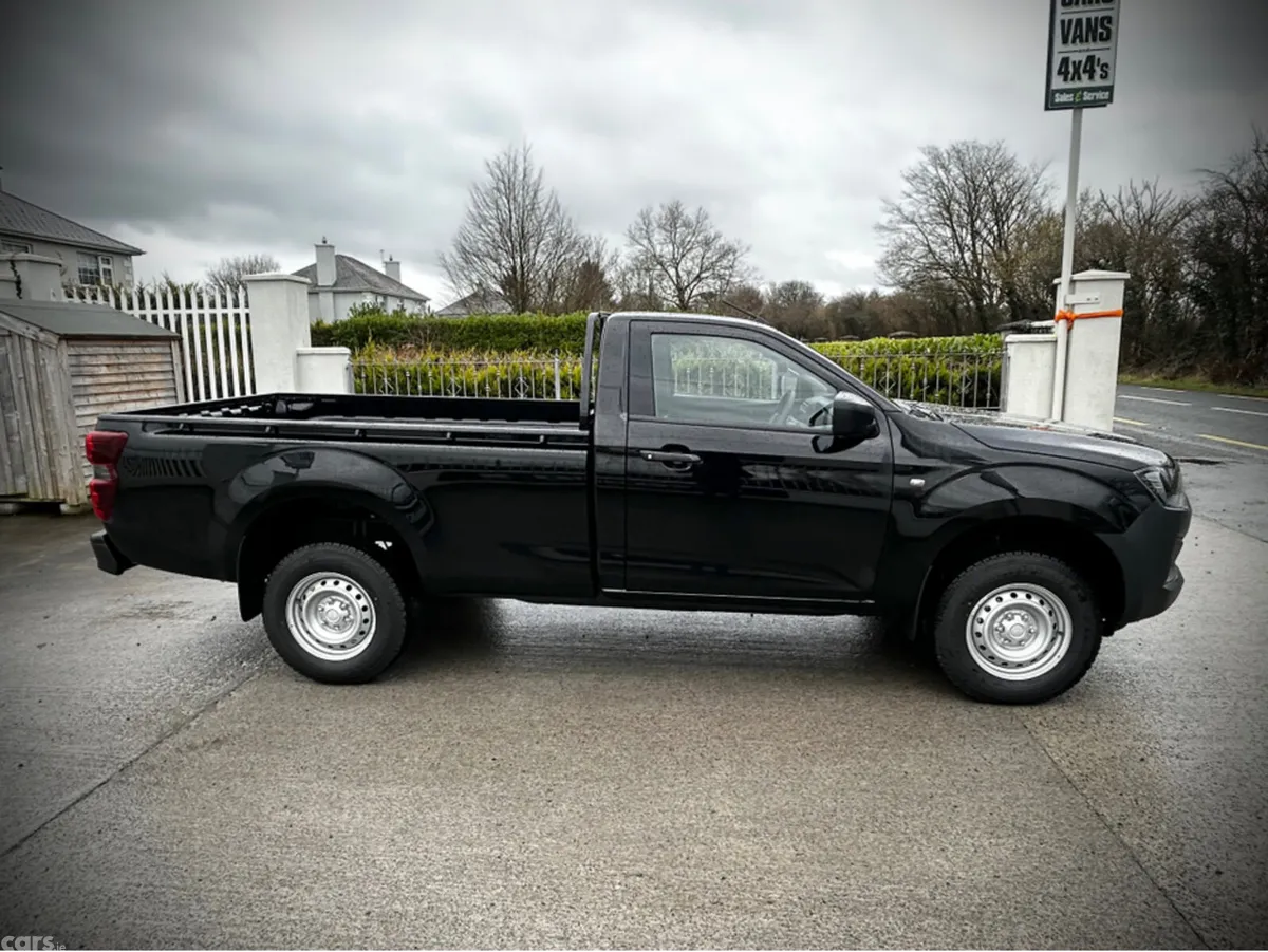 Isuzu D-Max Pick Up, Diesel, 2026, Black