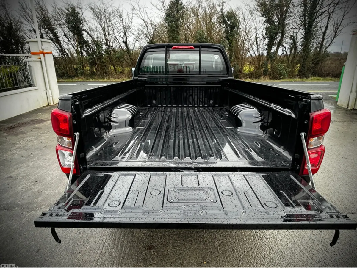 Isuzu D-Max Pick Up, Diesel, 2026, Black