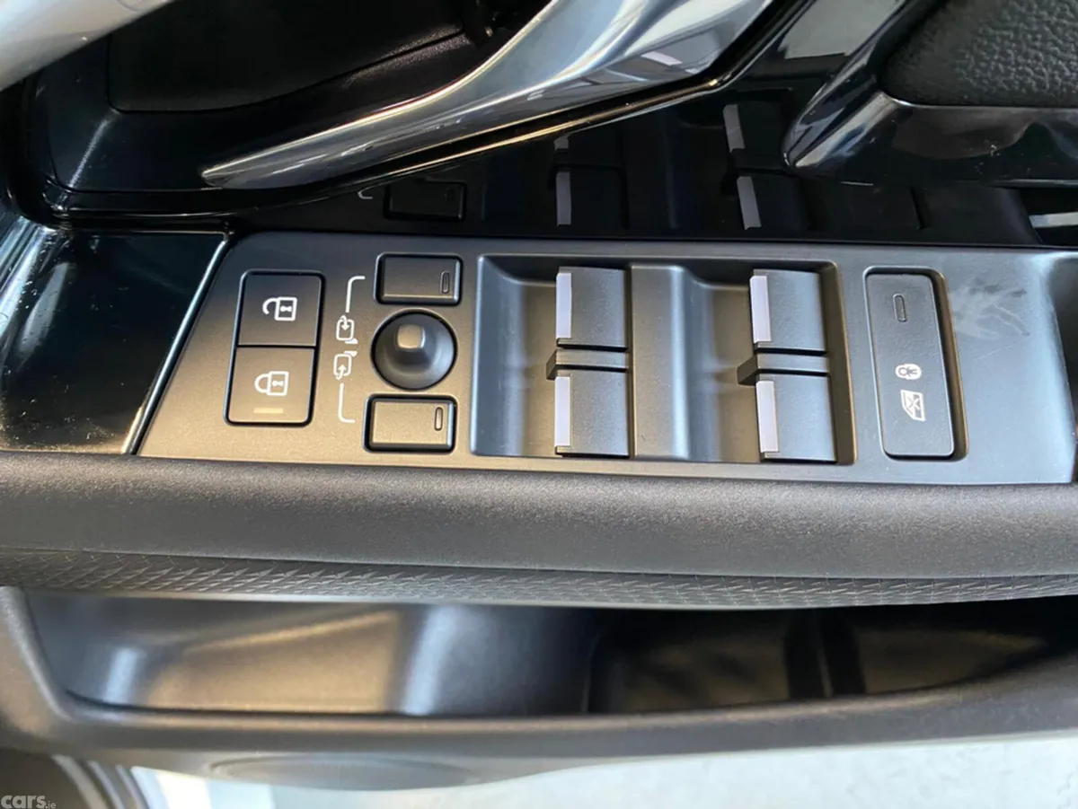 Land Rover Range Rover Evoque MPV, Petrol Plug-in Hybrid, 2023, White