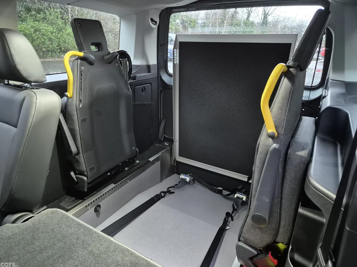 Volkswagen Caddy MPV, Petrol Plug-in Hybrid, 2026, Grey