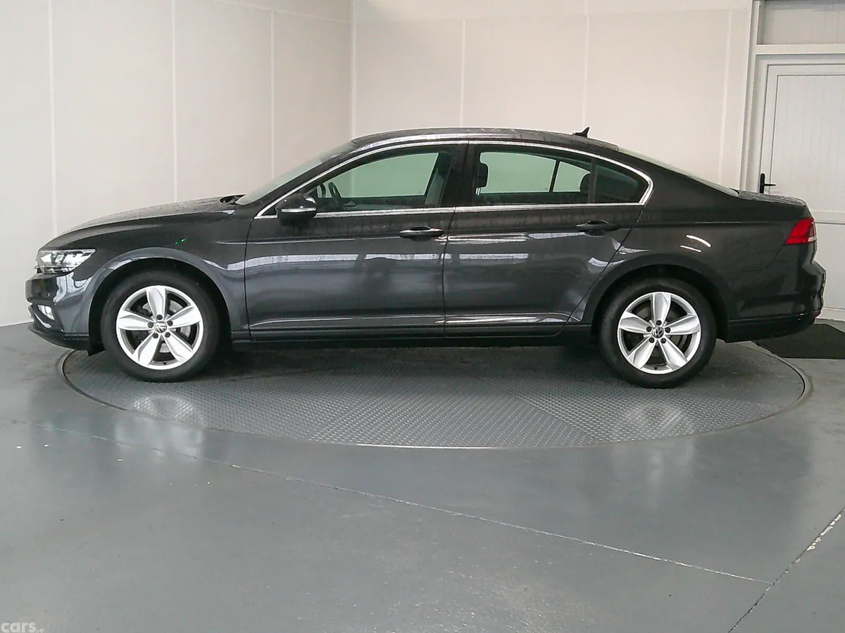 Volkswagen Passat Saloon, Diesel, 2021, Grey