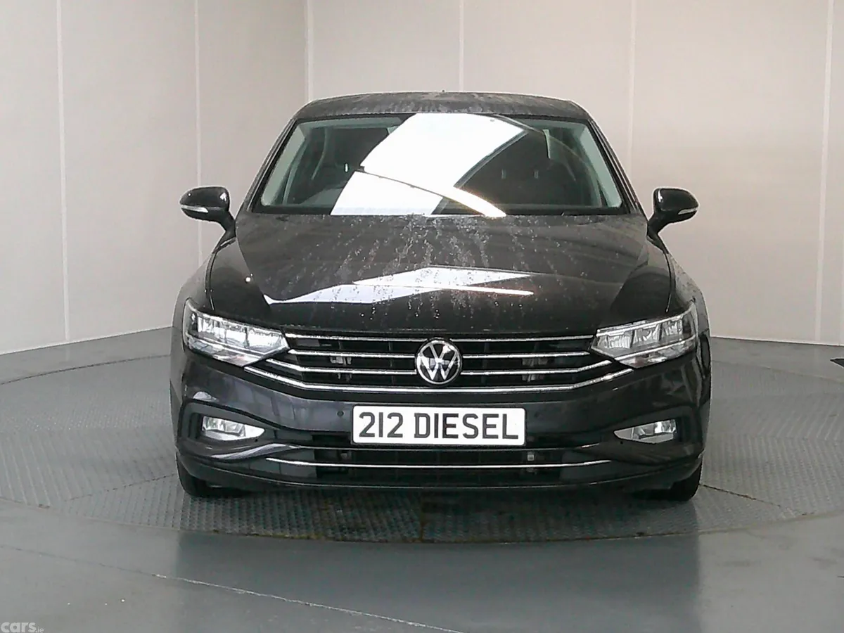 Volkswagen Passat Saloon, Diesel, 2021, Grey