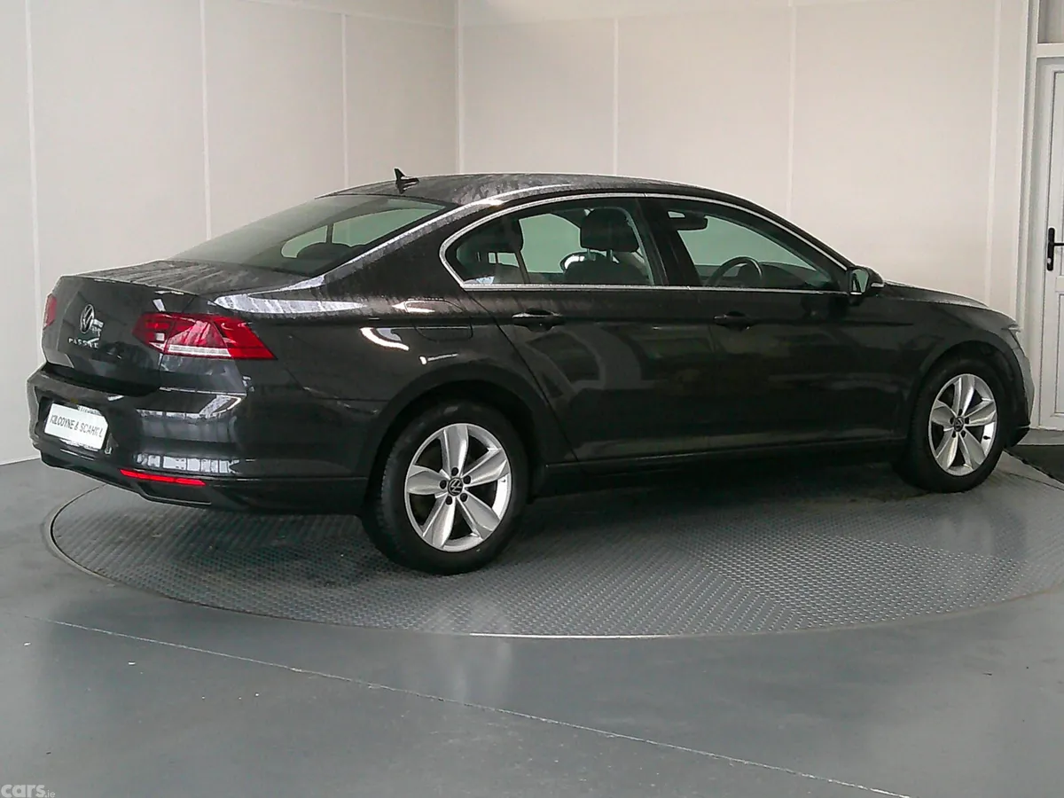 Volkswagen Passat Saloon, Diesel, 2021, Grey