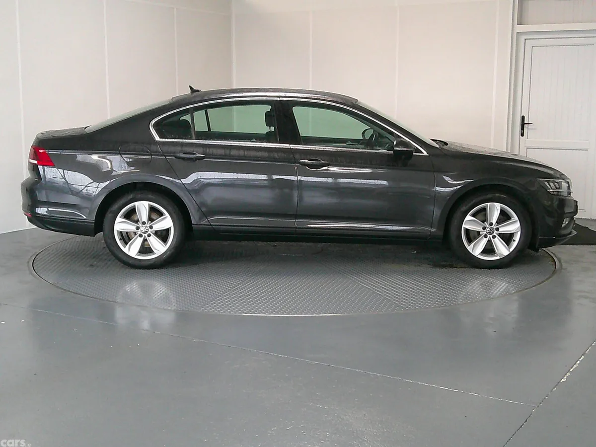 Volkswagen Passat Saloon, Diesel, 2021, Grey