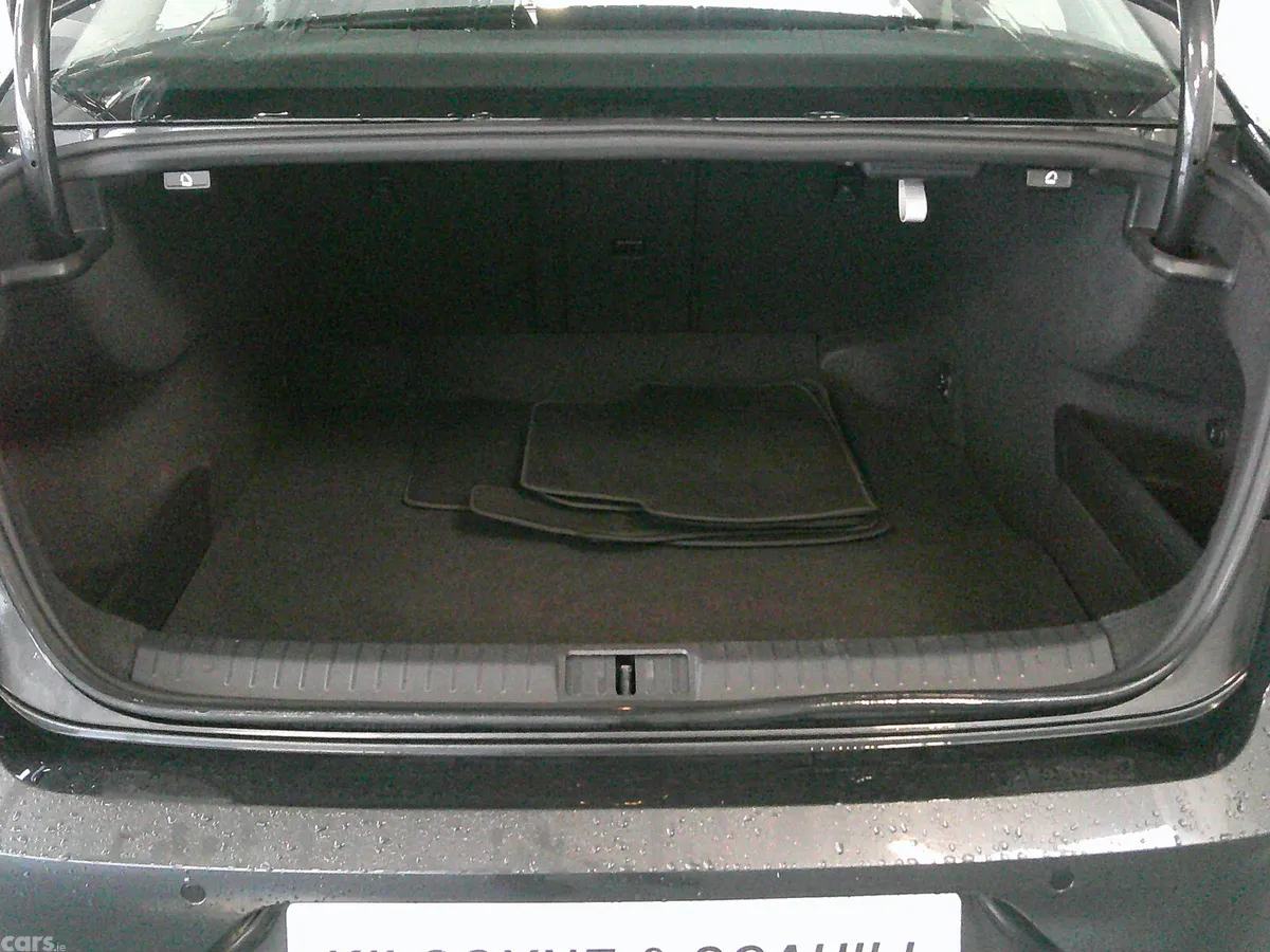 Volkswagen Passat Saloon, Diesel, 2021, Grey