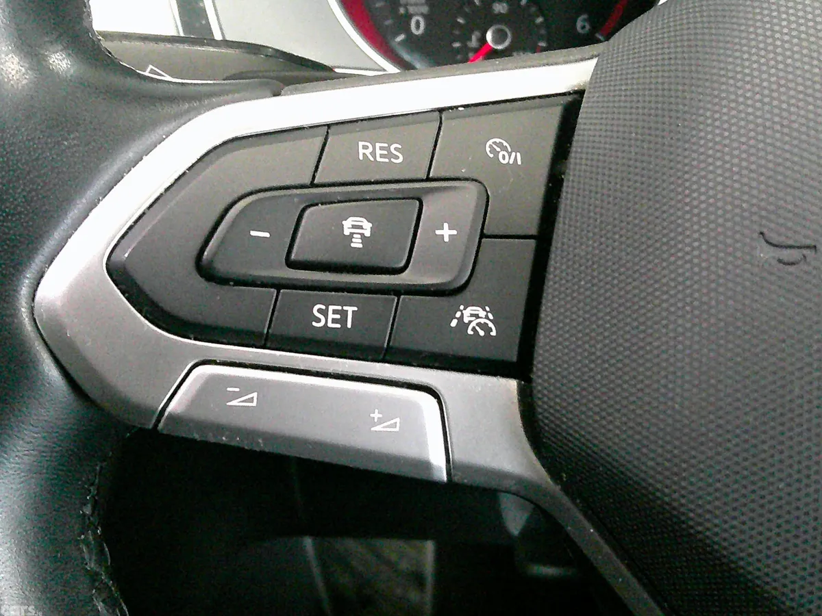 Volkswagen Passat Saloon, Diesel, 2021, Grey
