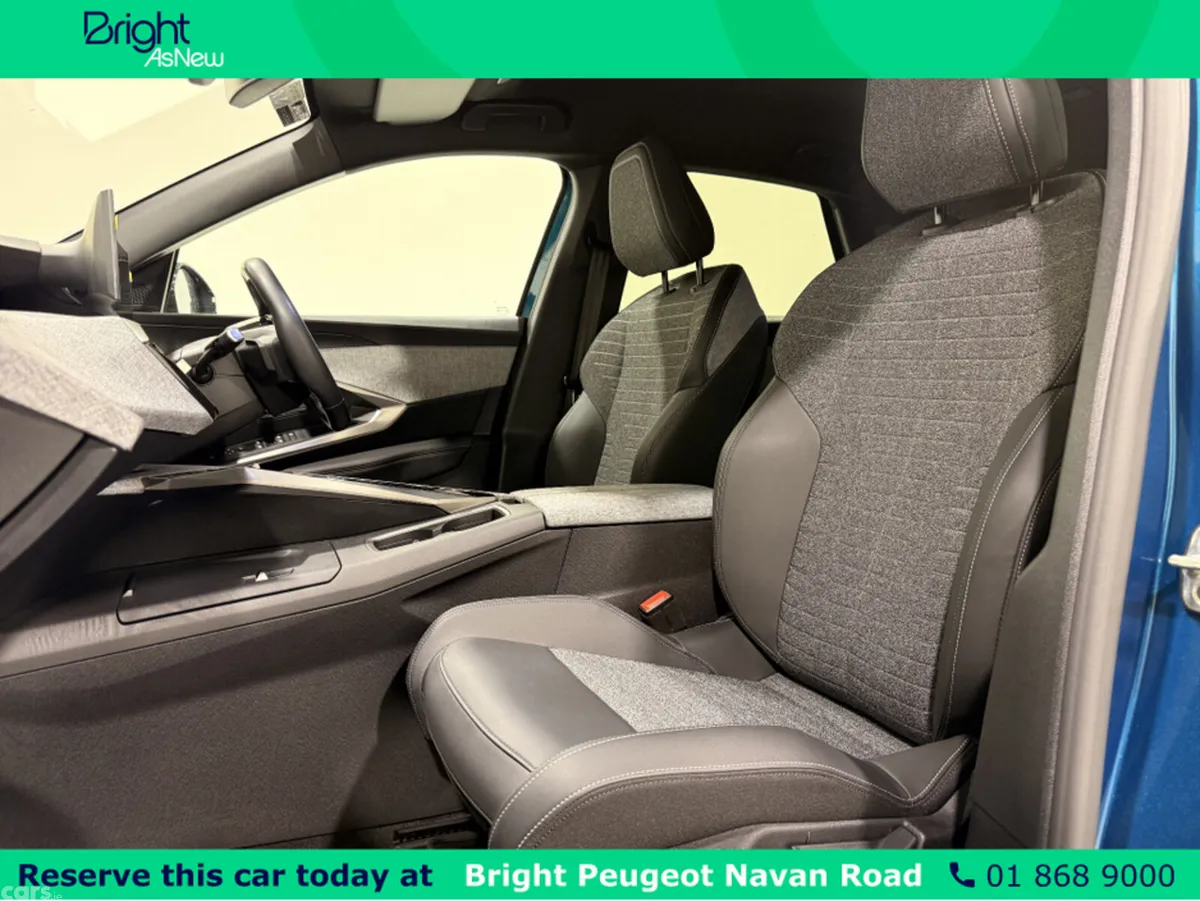 Peugeot 3008 MPV, Petrol Hybrid, 2025, Blue