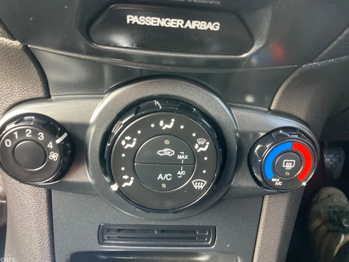 Ford Fiesta Hatchback, Diesel, 2013, Grey