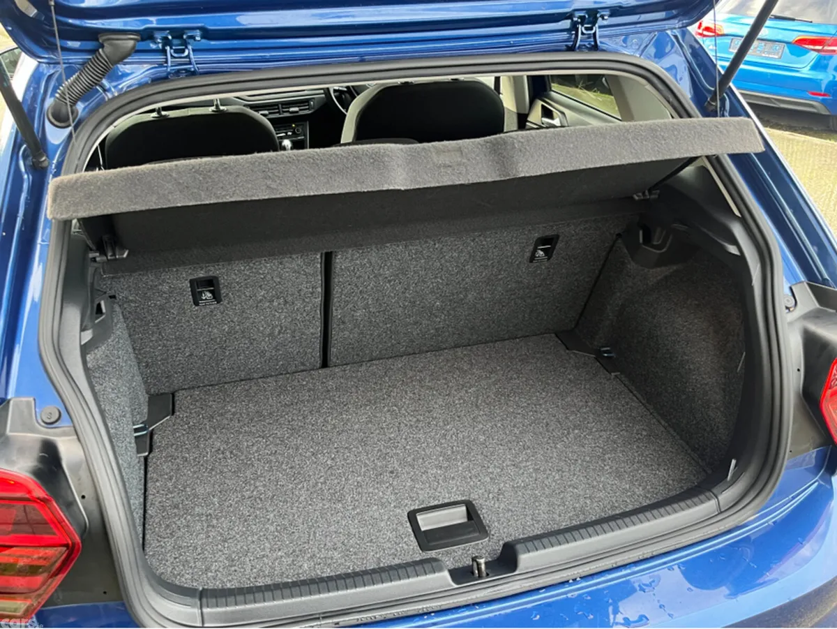 Volkswagen Polo Hatchback, Petrol, 2021, Blue