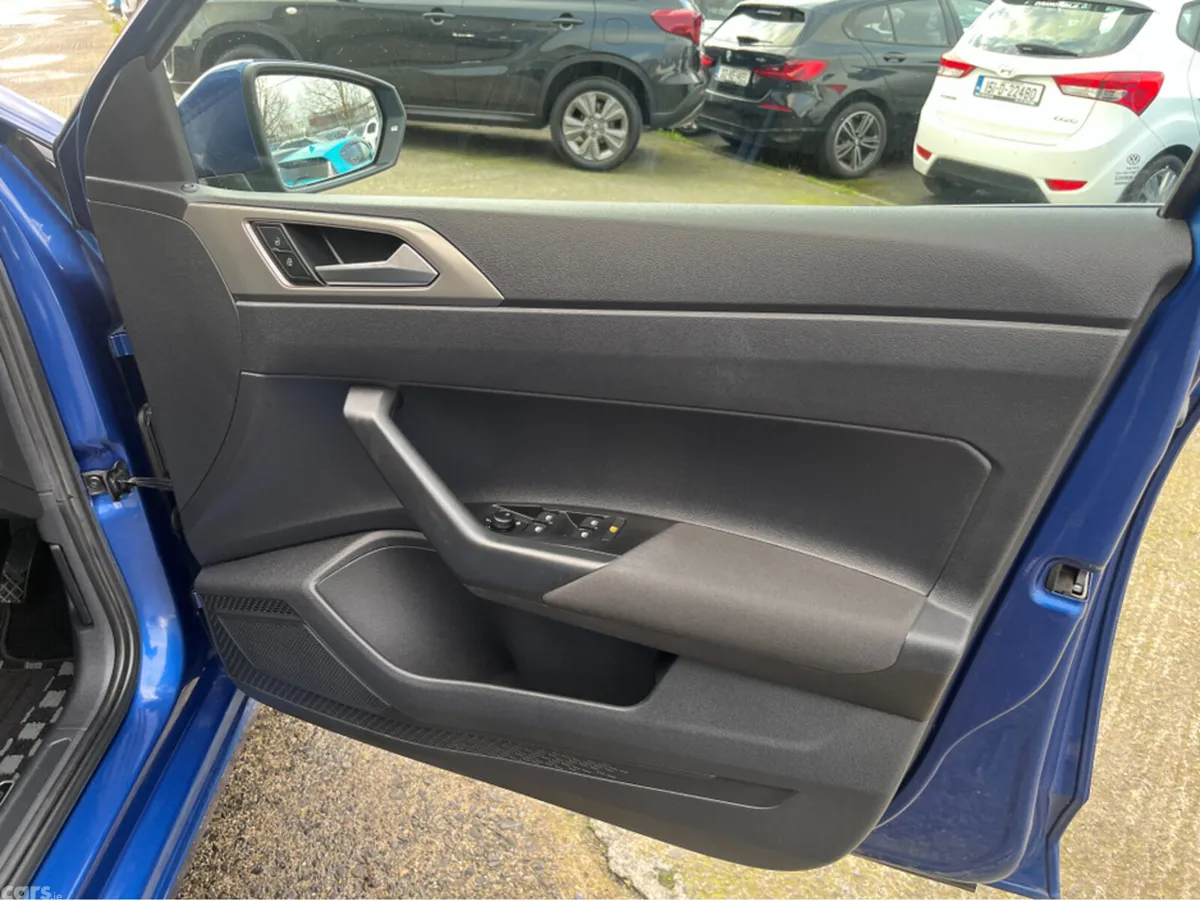 Volkswagen Polo Hatchback, Petrol, 2021, Blue