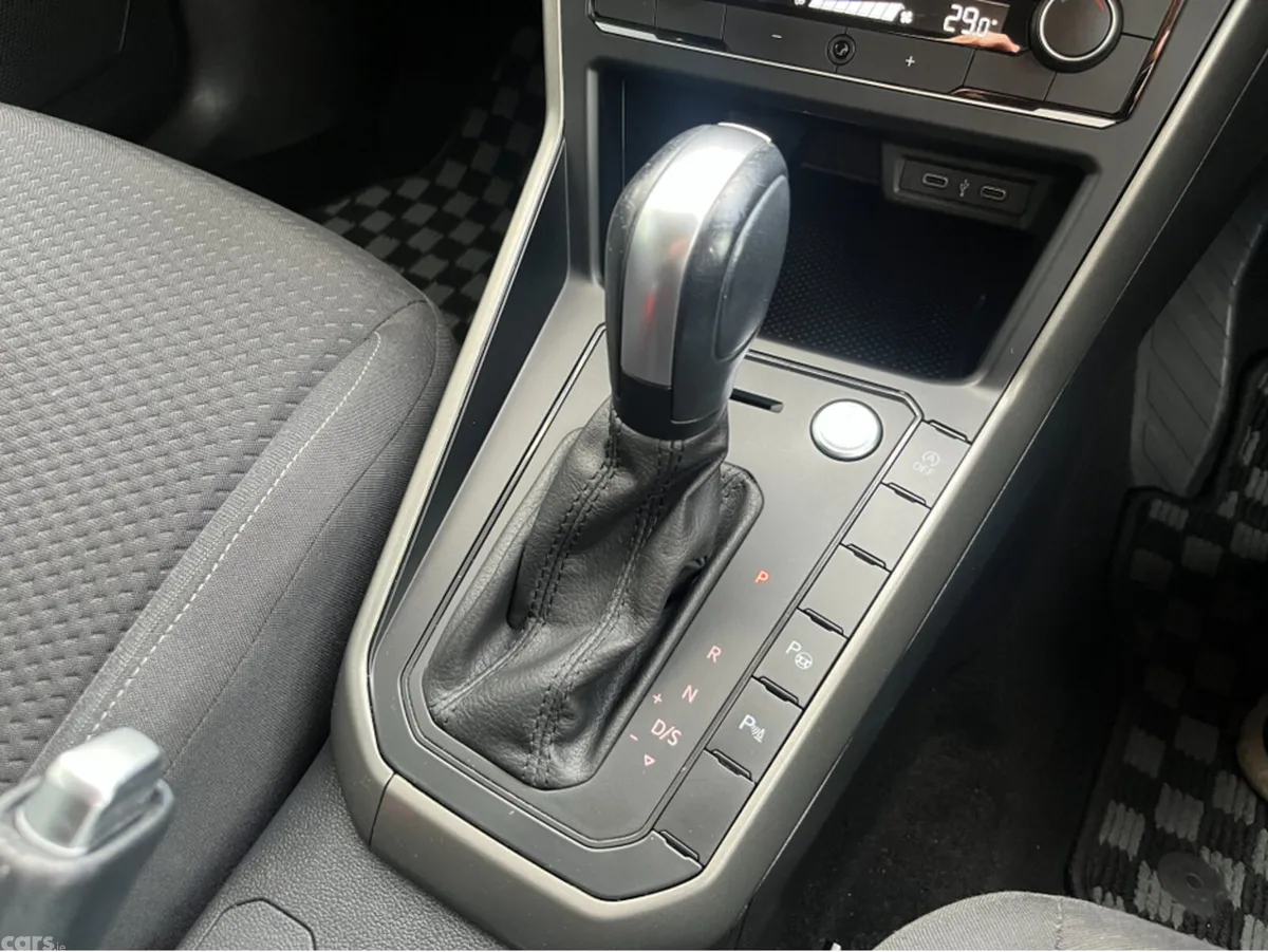 Volkswagen Polo Hatchback, Petrol, 2021, Blue