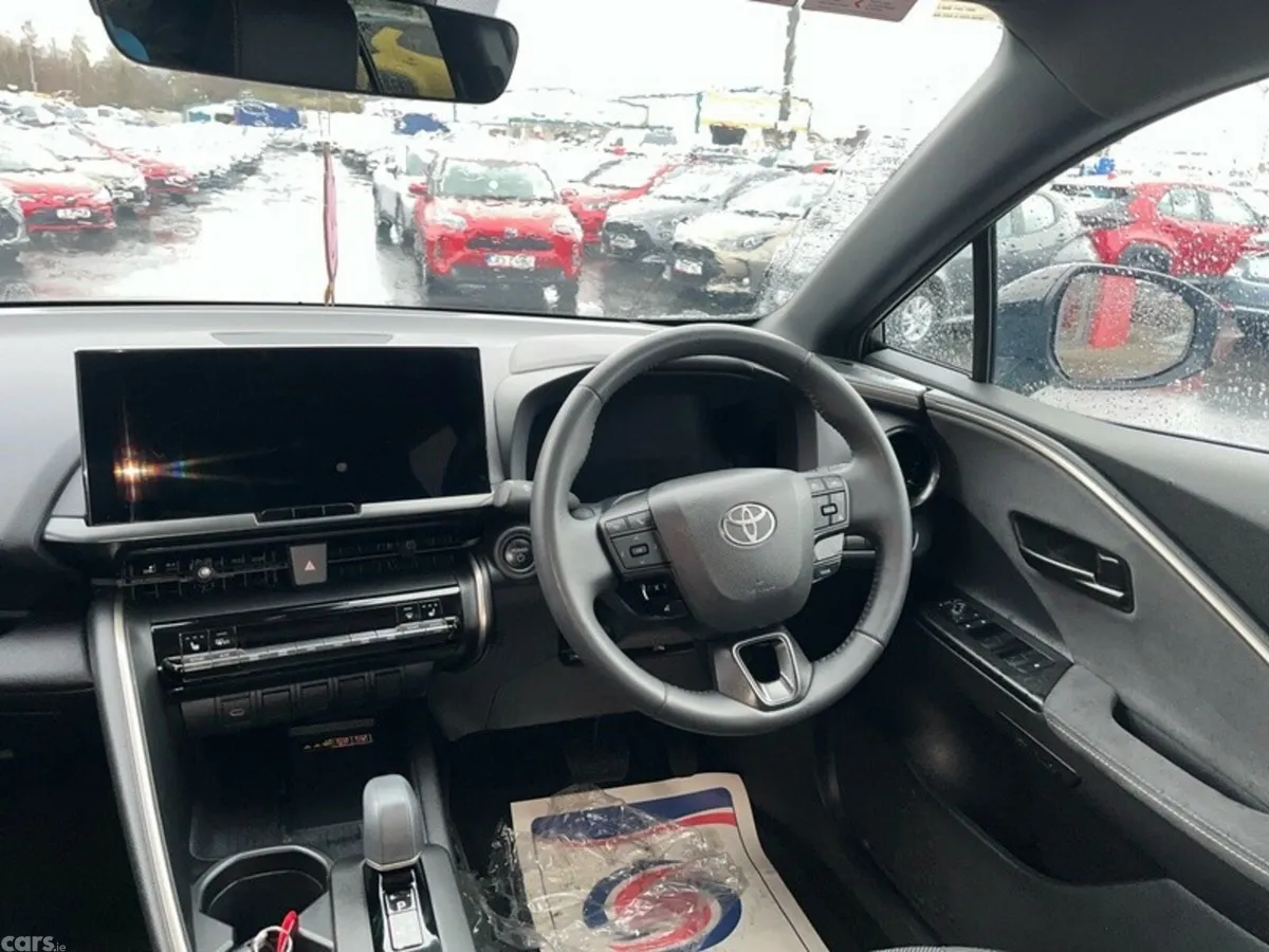 Toyota C-HR SUV, Petrol Hybrid, 2024, Silver